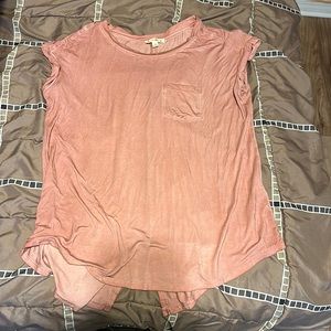 Women’s pink shirt